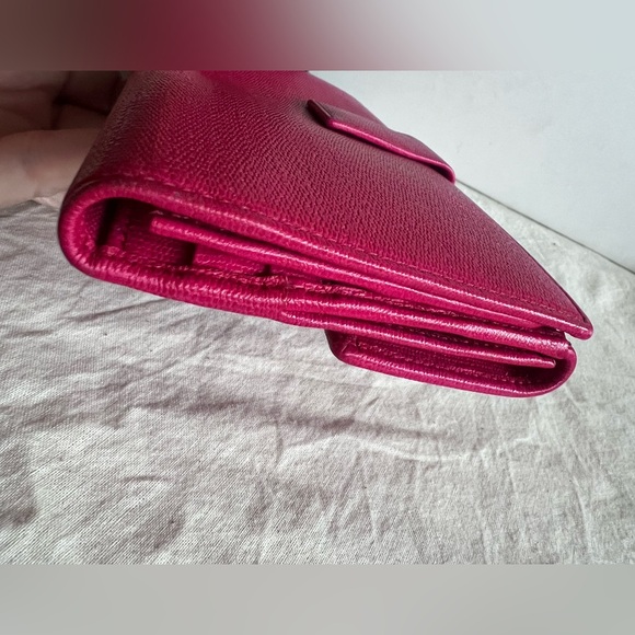 Saint Laurent Pink Wallet with Gold Accent - Picture 6 of 11